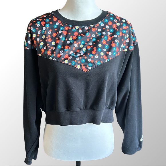Nike‎ Sweatshirt Women’s Medium Black with Multi Color Floral Print Cropped - Picture 1 of 9